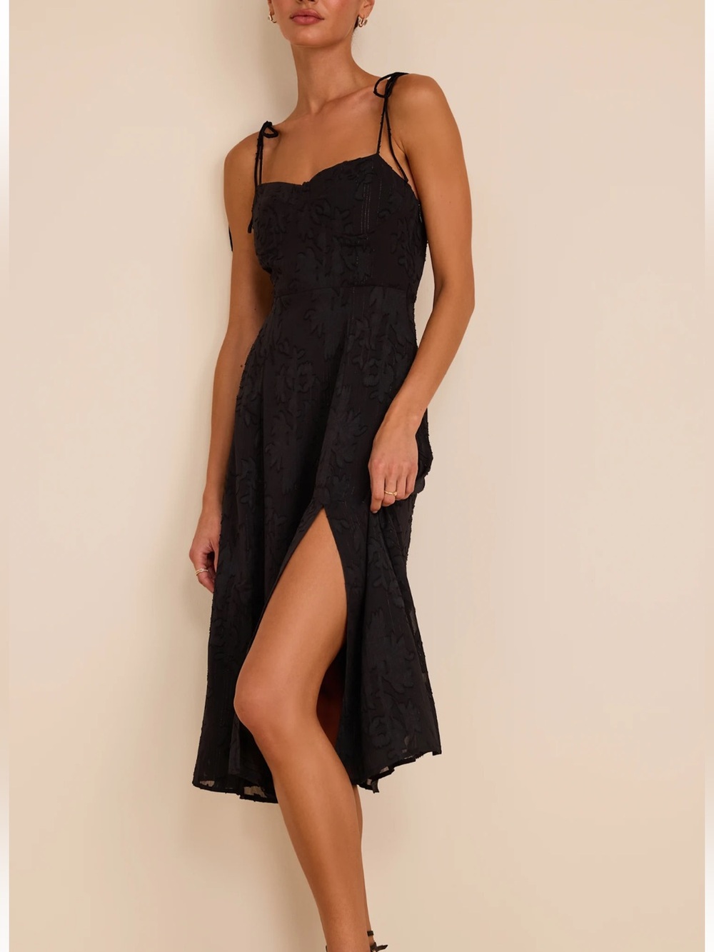 Lulu's Black Floral Jacquard Tie-Strap Midi Dress NWT size M